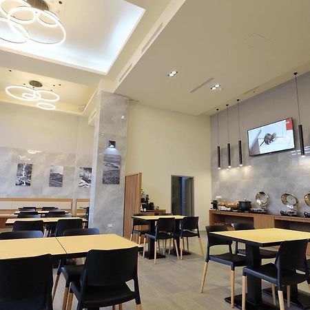 Ket Hotel Yuli Eksteriør bilde